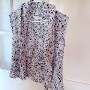 Drapey sweater vest - knitted texture